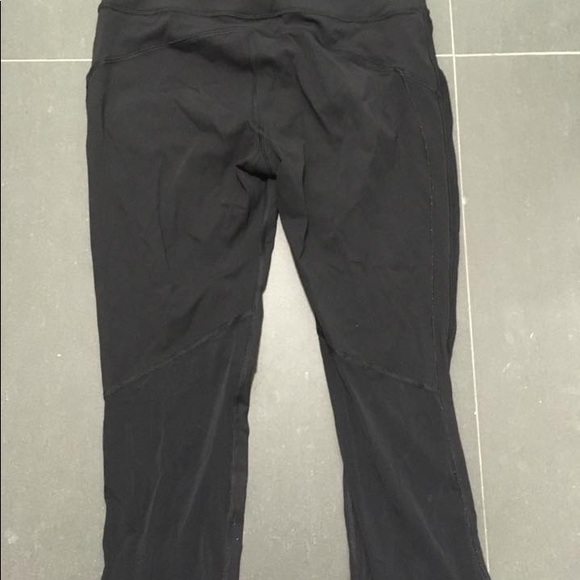 Lululemon black crops - Picture 2 of 5